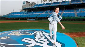圖說：今年金融圈的最新話題人物——新光金董事長吳東進長女吳欣盈，就在一個月前，閃電搶進職棒圈。(攝影者．駱裕隆)