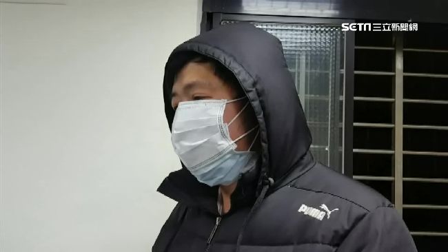 女學生摔車亡！司機靈堂前磕頭道歉