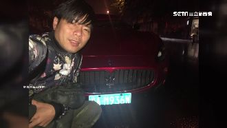 跑車撞電線桿　男歌手先打卡自拍