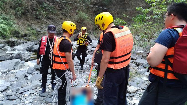 三地門瀑布傳溺水　中年男送醫不治
