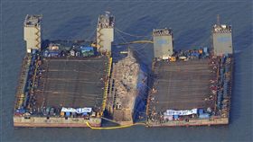 南韓世越號（Sewol）打撈作業（圖／美聯社／達志影像）