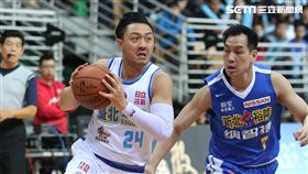 ▲達欣靠林冠綸拉開比數。（圖／中華籃協提供）