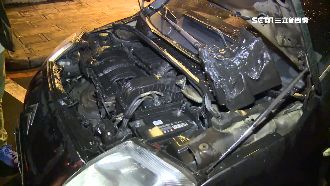 出門夜遊慘遇火燒車　車主乘客急跳車