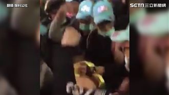 又見遶境全武行！媽祖面前五個打一個