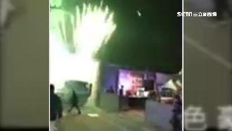 忘拉手煞車？！煙火拖板車變自走砲