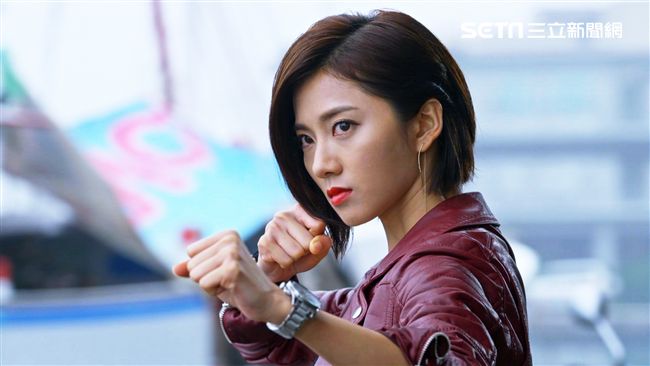 蔡黃汝耍狠挑戰女老大　觀眾狂讚超帥