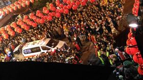 大甲鎮瀾宮,媽祖,遶境,雲林,西螺,福興宮,救護車(https://www.facebook.com/photo.php?fbid=1595410280476630&set=pcb.1928667637362437&type=3&theater)