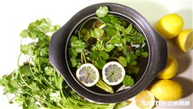 神旺大飯店,澄江鍋物shabu,香菜,萊姆香菜皮蛋鍋,火鍋。（圖／神旺提供）