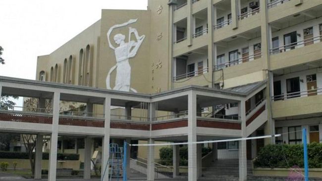 台南女中家人確診　全校緊急大清消