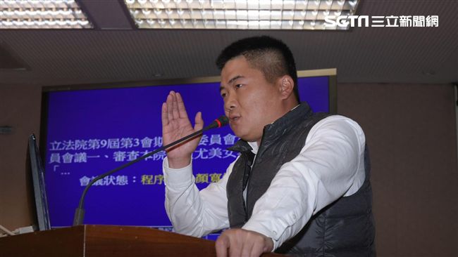 一例一休「英年早逝」　顏寬恒發輓聯