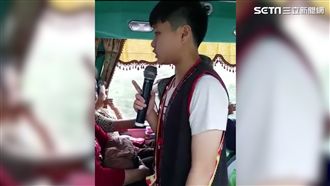 原民小妹遊覽車叫賣　乘客互動超可愛