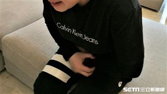 8旬翁尿不出來　X光驚見400克巨大結石