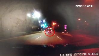 竊電線賊心虛加速落跑　失控自撞遭逮