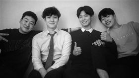 圖翻攝自柳俊烈IG 請回答1988合體