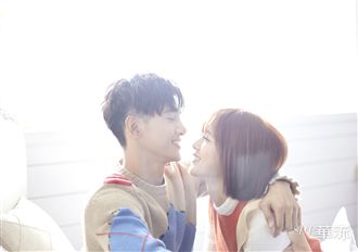華流／張立昂、劉奕兒：逐愛而暖