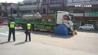 視線死角害命？七旬婦遭拖板車輾斃