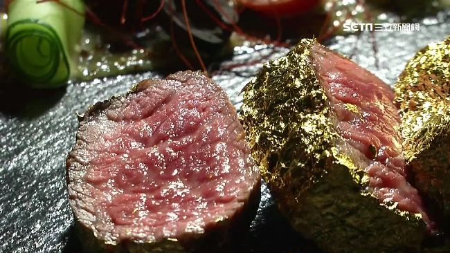 牛排「包金箔」！炫目又能加強保溫