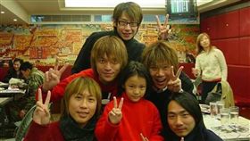 ▲五月天暖答小歌迷。（圖／翻攝自張哲生）
https://www.facebook.com/zhangzhesheng/photos/a.10151656563229531.1073741920.124164094530/10154693807374531/?type=3&theater