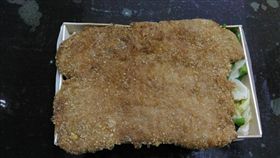 排骨比臉還大！平價便當配菜滿CP值爆表　網友暴動求店址
「屏東縣潮州鎮」臉書