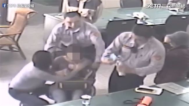 多一份心及時救援　警察暖心救婦人