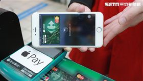 大賣場支援Apple Pay　家樂福再送星巴克