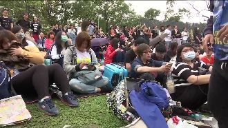 五月天今晚開唱　粉絲搶卡位爆衝突！