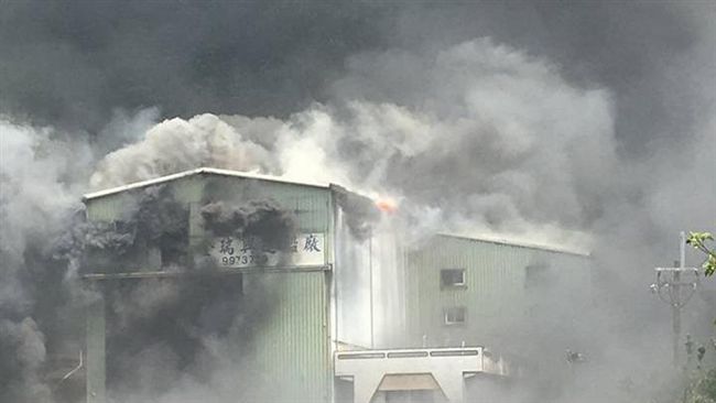 宜蘭蘇澳工廠火警　濃煙宛如火山爆發