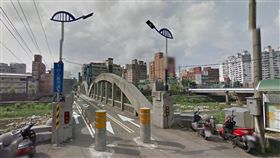 三峽拱橋,機車道,行人道,車禍
圖／翻攝自Google Map