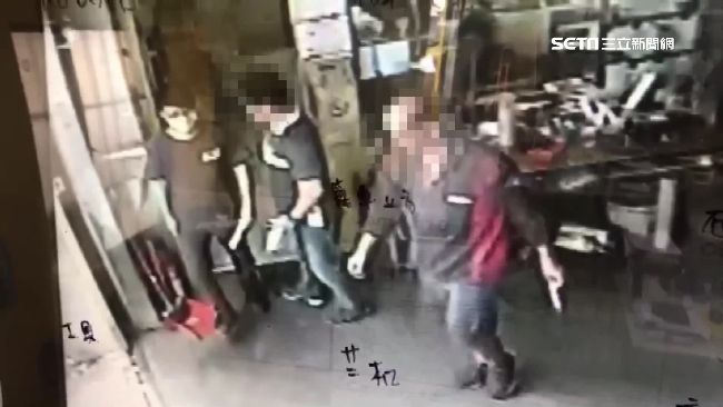 主管遭控踹人　反咬工讀生態度不佳