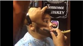 外國,網友,蓄鬍,鬍子,設計師,美容,造型,設計　圖／翻攝自臉書