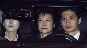 ▲南韓前總統朴槿惠遭收押。（圖／美聯社／達志影像）