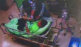 少年喝農藥自殺被送醫急救，撿回一命。