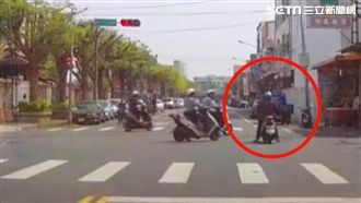 歐巴桑偷闖紅燈遇警 網友笑翻天