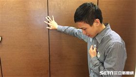 有抽菸者，如果發現有喘、痰、咳等症狀逾2個月以上，應提高警覺，可能是肺阻塞找上門。（圖為模擬畫面，非新聞當事人／公關照）