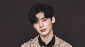 堪稱「顏酥雞」男神！李鍾碩演技大突破登視帝級韓流巨星　圖／men's uno提供