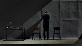 林奕華舞台劇作品《福爾摩斯‧心之偵探》（圖／翻攝自非常林奕華 Edward Lam Dance Theatre臉書專頁）