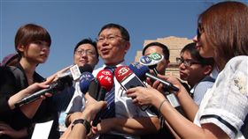 台北市長柯文哲1日上午在結束新德里印度門參訪後，向媒體總結8天新南向之旅的心得。中央社記者康世人新德里攝  106年4月1日