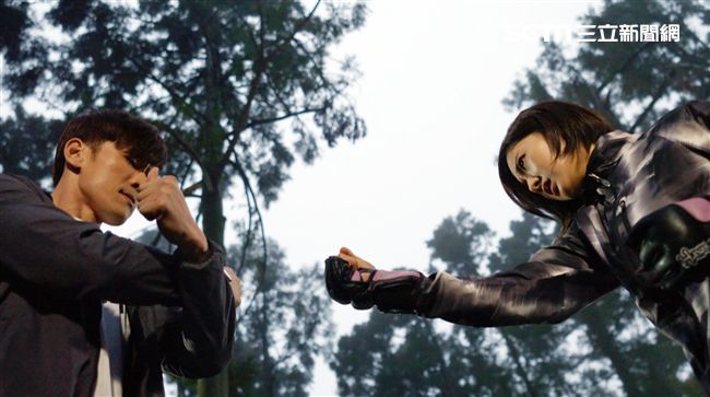 楊一展助她作體訓　蔡黃汝想練出翹臀