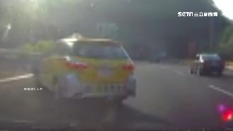 小黃雪隧前危險迴轉　後車急煞險撞上