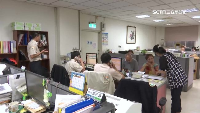 執勤玩手機還嗆民眾　替代役男遭懲處