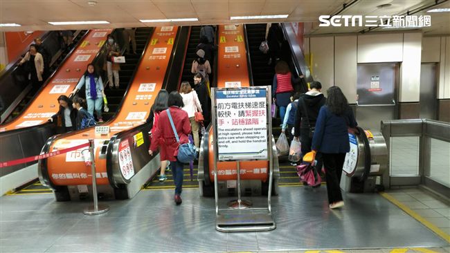 忠孝復興電扶梯速度調快　記握緊扶手