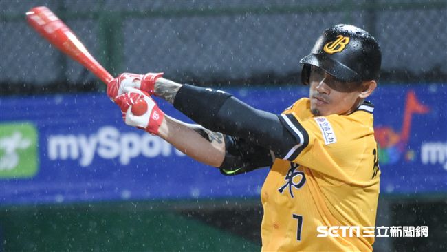 兄弟首局連3轟　11：7擊垮桃猿