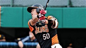 統一獅買嘉儀打出全壘打。（圖／統一獅提供）