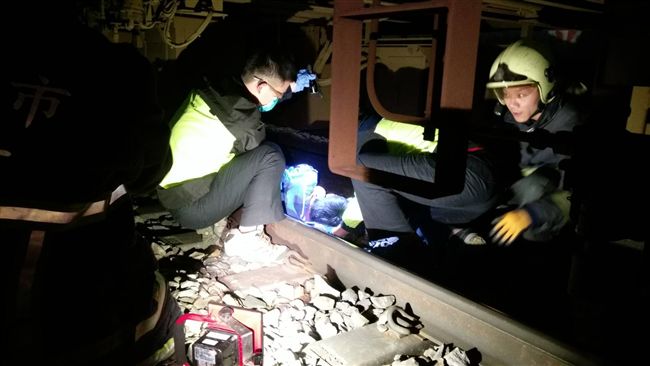 板橋火車站落軌意外　男子送醫不治