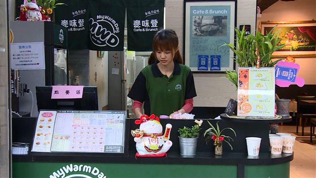 不捨獨居伯　正妹墊錢請吃早餐1年半
