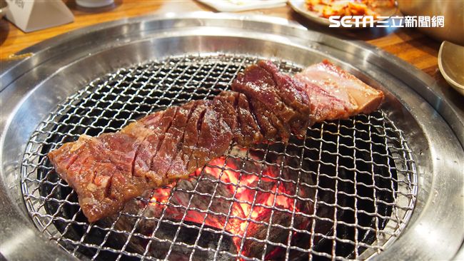 韓國炭火燒肉進駐信義區　邊吃邊美容