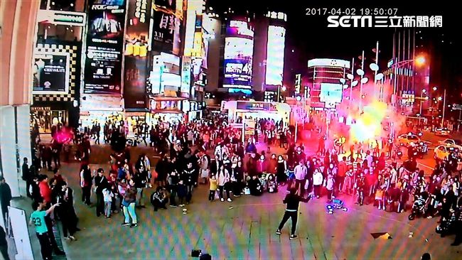 屁孩西門町大亂鬥　誤傳獨派燒捷運站