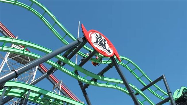 日雲霄飛車裝置異常　卡高空15分！