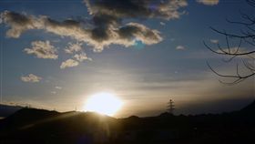 太陽
https://www.flickr.com/photos/haru__q/16274872481/in/photolist-qN9YzF-4hgqNm-68YgrD-zHy8q-Hs8w2j-aqxj55-7MUv7-aqaiK4-AsE2Yi-APeH2B-jetwJc-bruheP-LhPs97-KUoGeY-KUoFrW-QhcVLu-QnBrB2-KUoGxy-KUoH6C-LdU