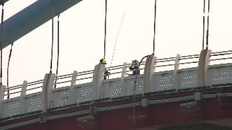 永安觀海橋維修　遊客不顧危險硬闖